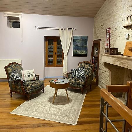 Sous L Olivier Apartment Tusson Bagian luar foto