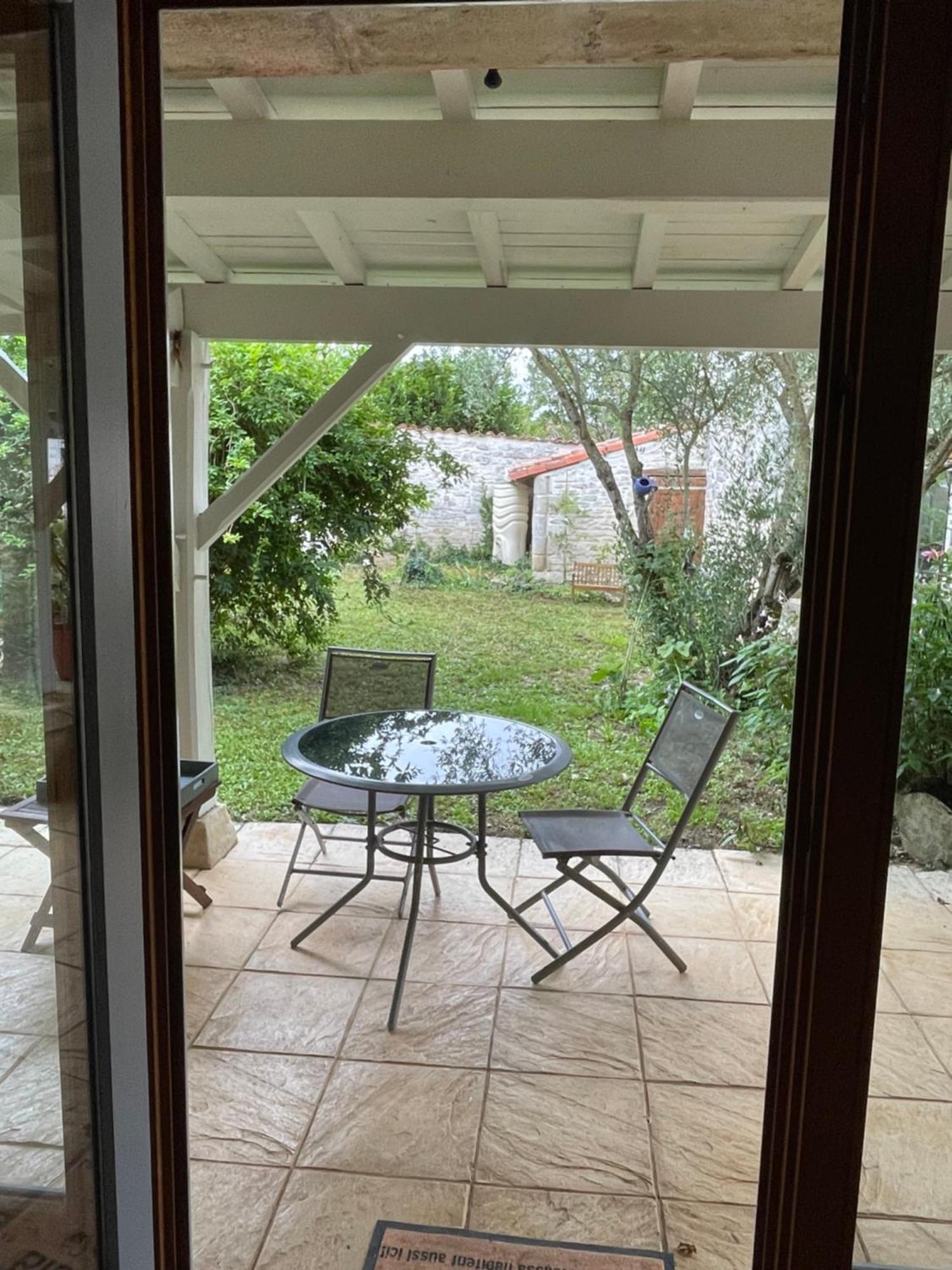 Sous L Olivier Apartment Tusson Bagian luar foto